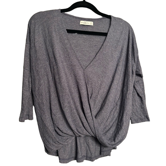 Abercrombie & Fitch Sweaters - Abercrombie & Fitch Gray Women's Sweater 3/4 length sleeves